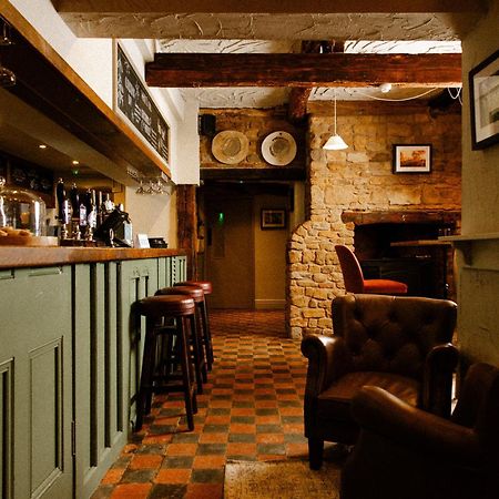 The Olde Coach House Inn Ashby Saint Ledgers Bagian luar foto