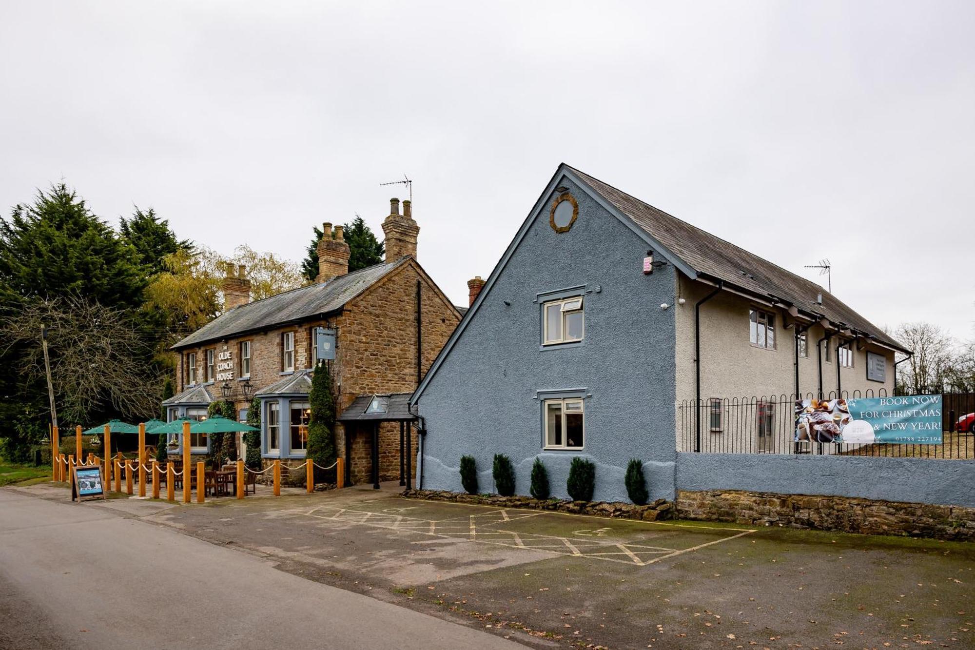 The Olde Coach House Inn Ashby Saint Ledgers Bagian luar foto