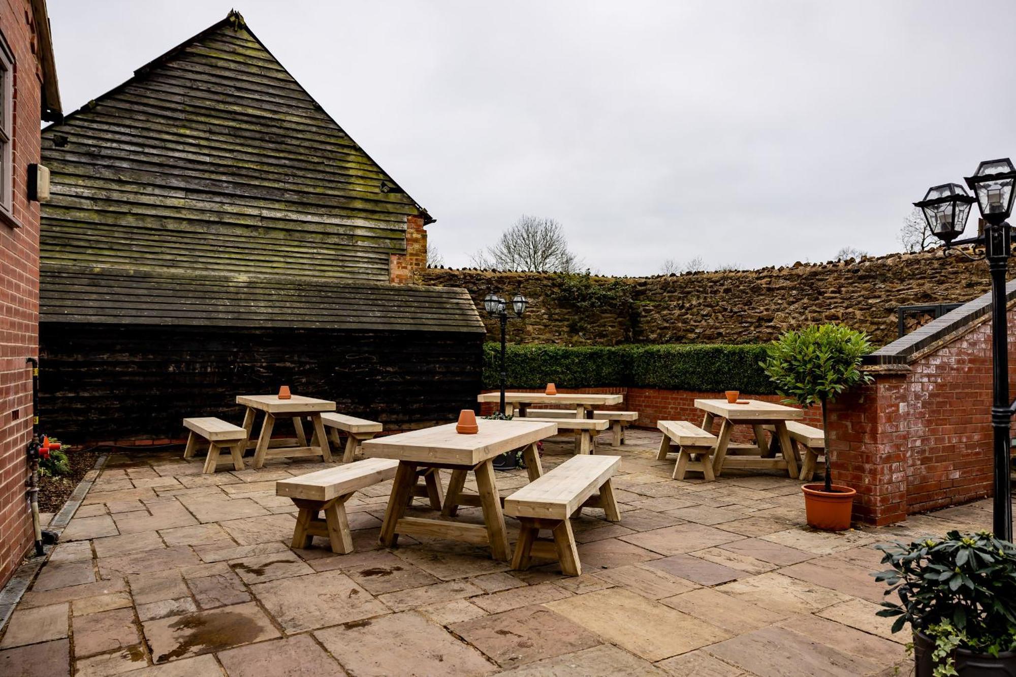 The Olde Coach House Inn Ashby Saint Ledgers Bagian luar foto