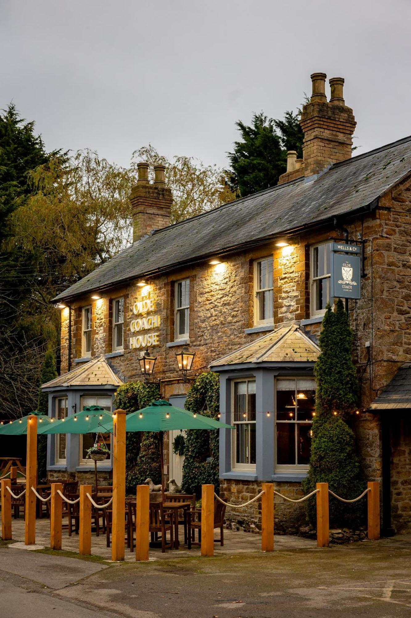 The Olde Coach House Inn Ashby Saint Ledgers Bagian luar foto