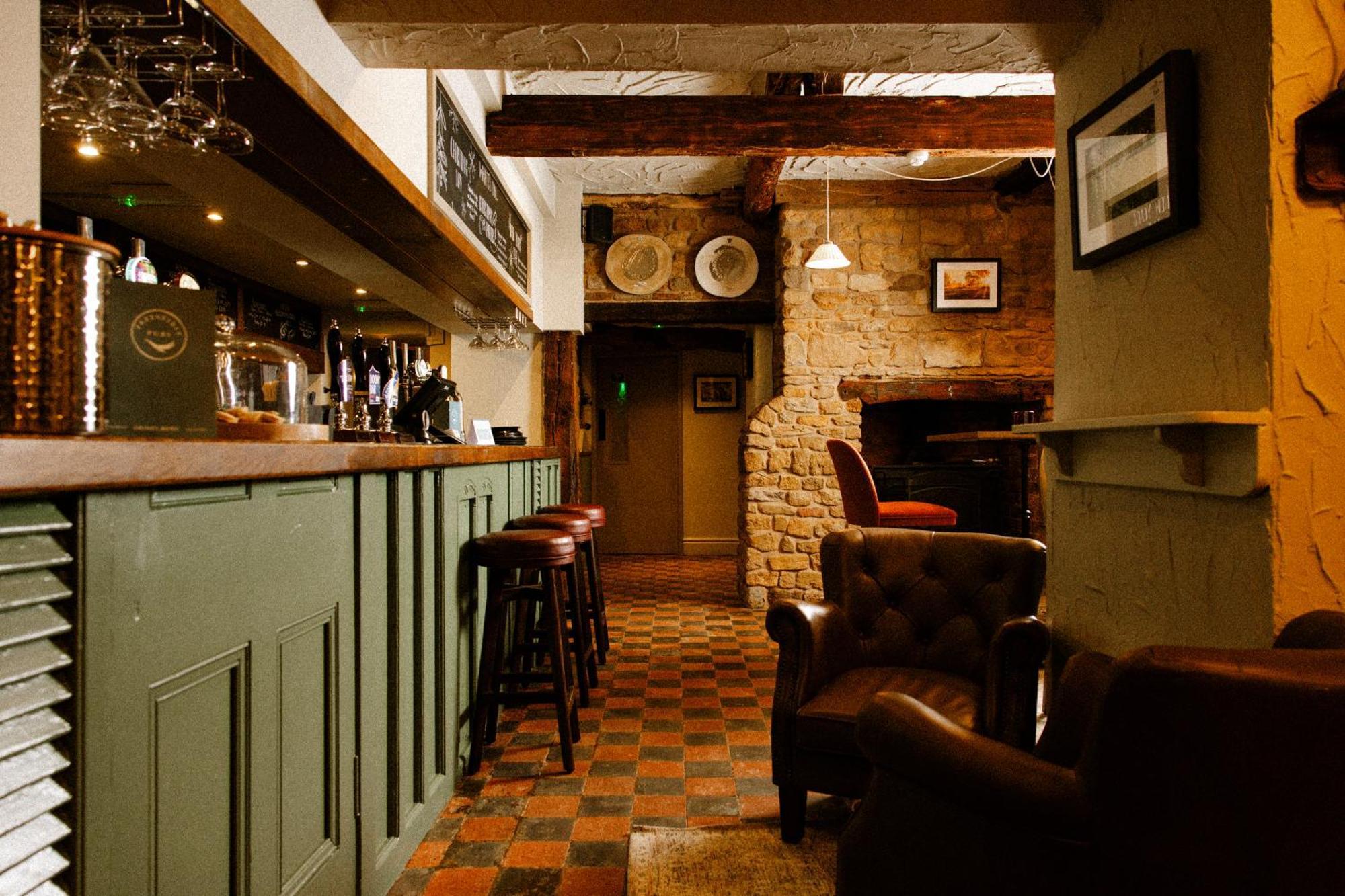 The Olde Coach House Inn Ashby Saint Ledgers Bagian luar foto