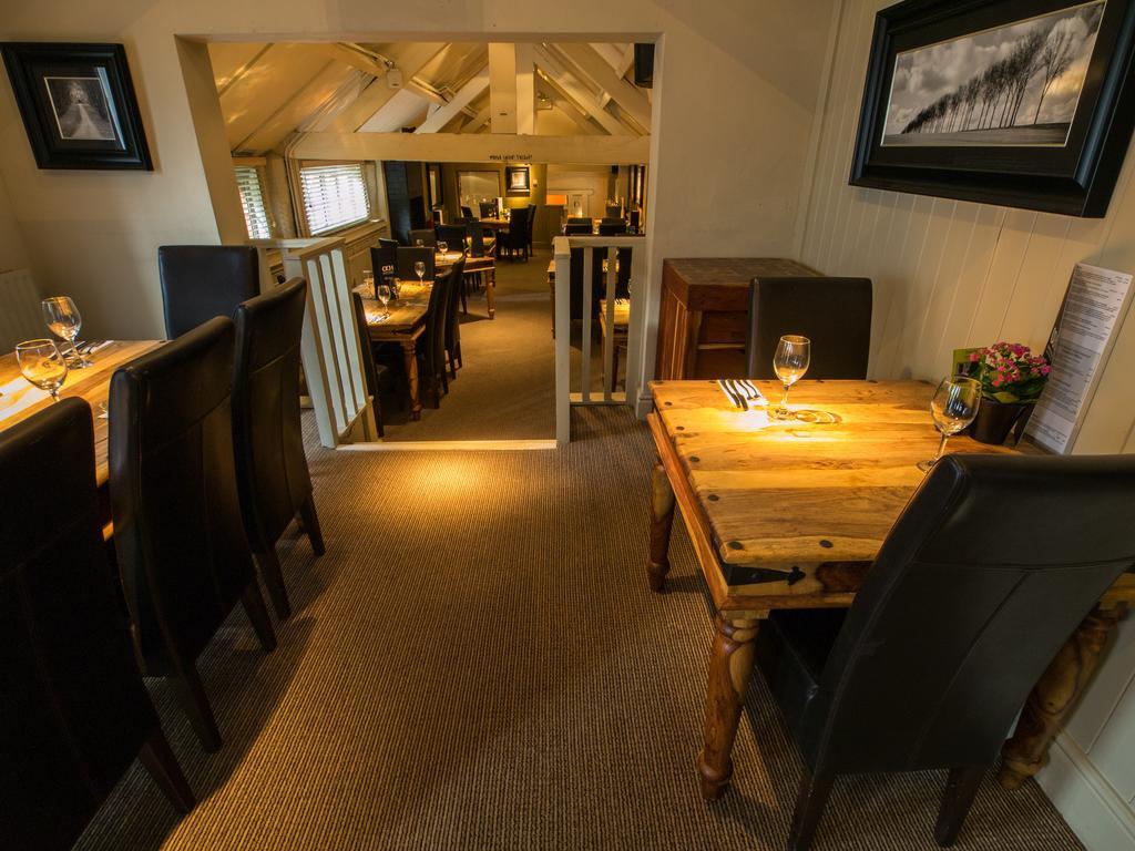 The Olde Coach House Inn Ashby Saint Ledgers Bagian luar foto