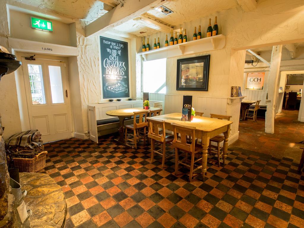 The Olde Coach House Inn Ashby Saint Ledgers Bagian luar foto