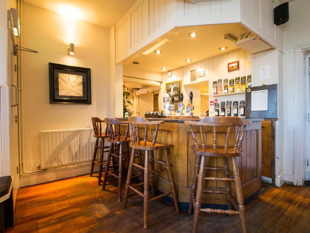 The Olde Coach House Inn Ashby Saint Ledgers Bagian luar foto