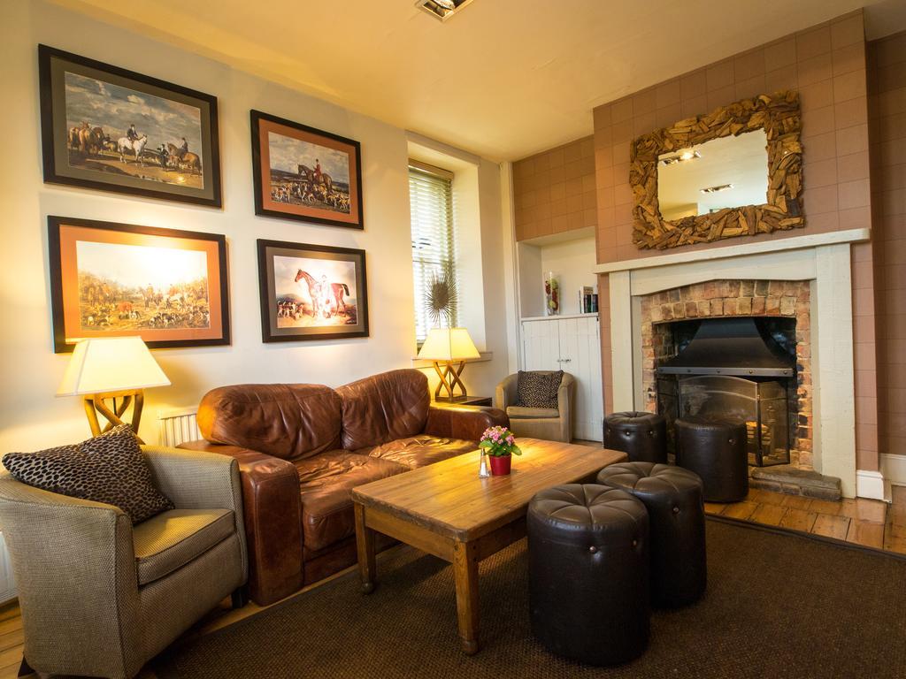The Olde Coach House Inn Ashby Saint Ledgers Bagian luar foto