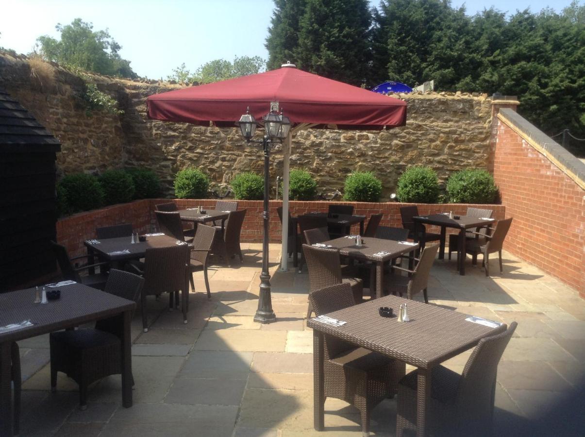 The Olde Coach House Inn Ashby Saint Ledgers Bagian luar foto